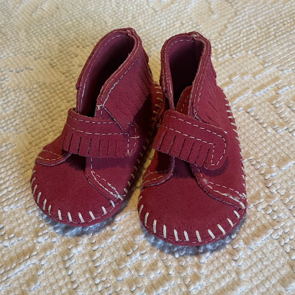 Minnetonka baby moccasins size 1 hot pink